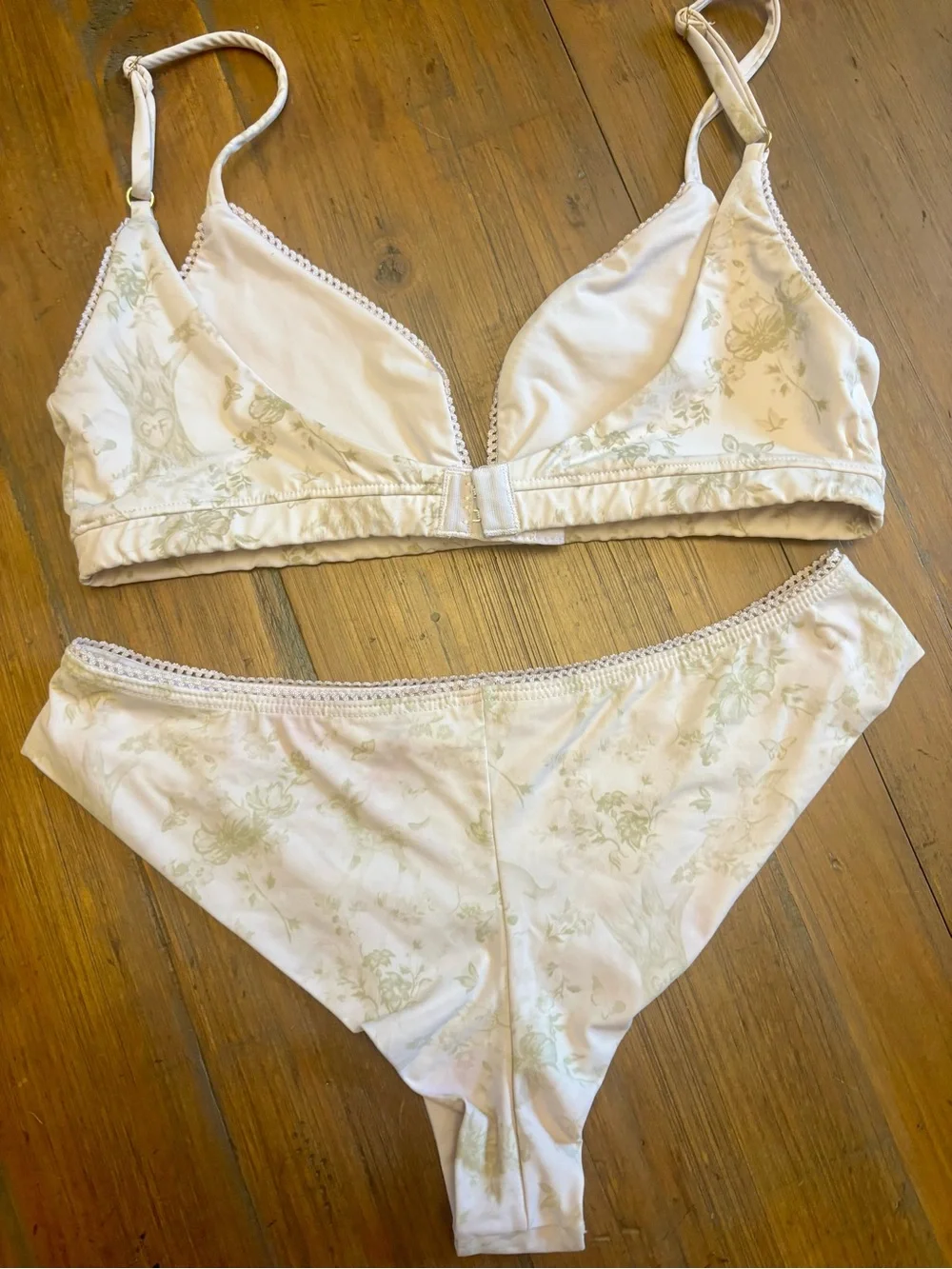 Frankie’s bikinis x Gigi HADID Fawn toile bikini set